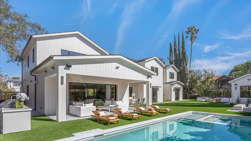 Selling the Scene: Nick and Vanessa Lachey’s $7.5M Encino Retreat