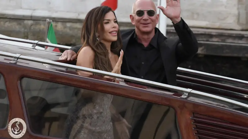A Tip Worth Remembering: Jeff Bezos Leaves a $52,000 Thank-You in Venice