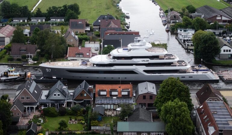 A 260-Foot Masterpiece: The Private Billionaire Yacht Designed for Three Dogs and Zero Emissions