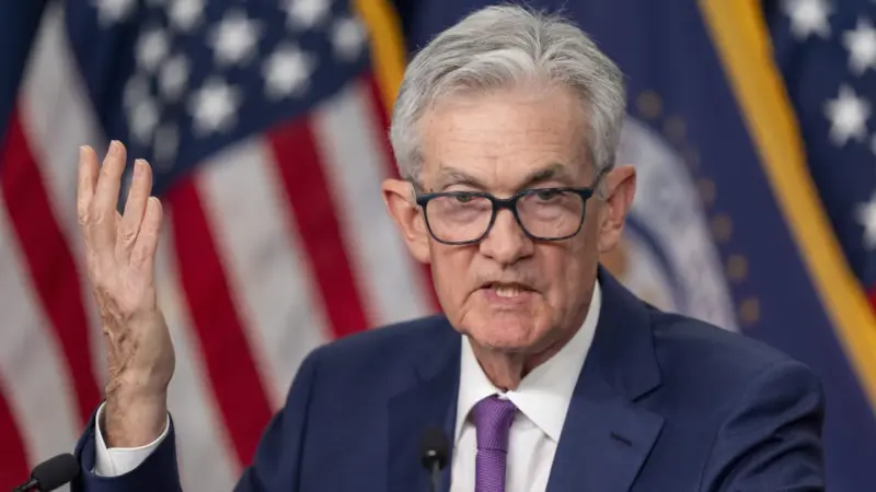 After Fed Rate Cut, Powell Warns Labor Market Is Losing Strength