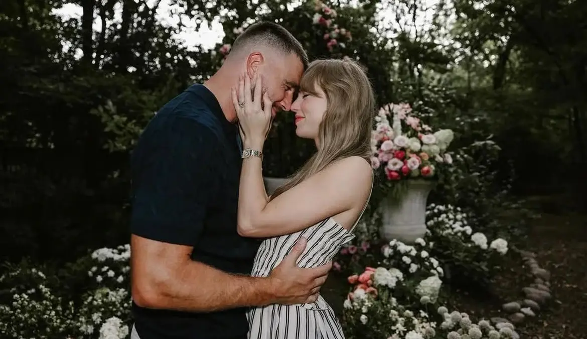 Taylor Swift Revives the $19,000 Cartier Santos Demoiselle: A Diamond-Set Icon Born from Aviation