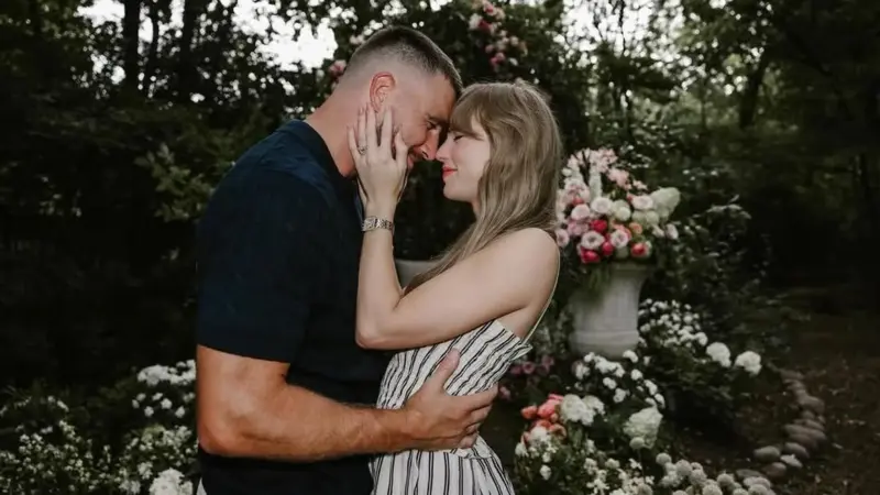 Taylor Swift Revives the $19,000 Cartier Santos Demoiselle: A Diamond-Set Icon Born from Aviation
